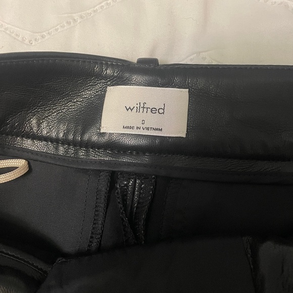 Wilfred Aritzia effortless vegan leather pants - Picture 5 of 5